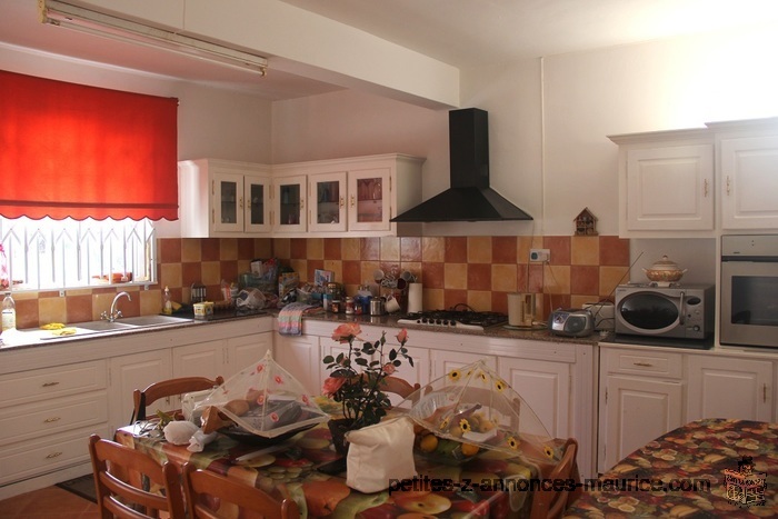 FOR SALE HOUSE IN QUATRE BORNES.