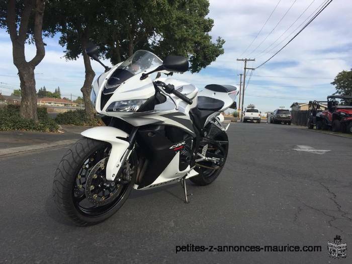 2014 Honda CBR 1000RR.