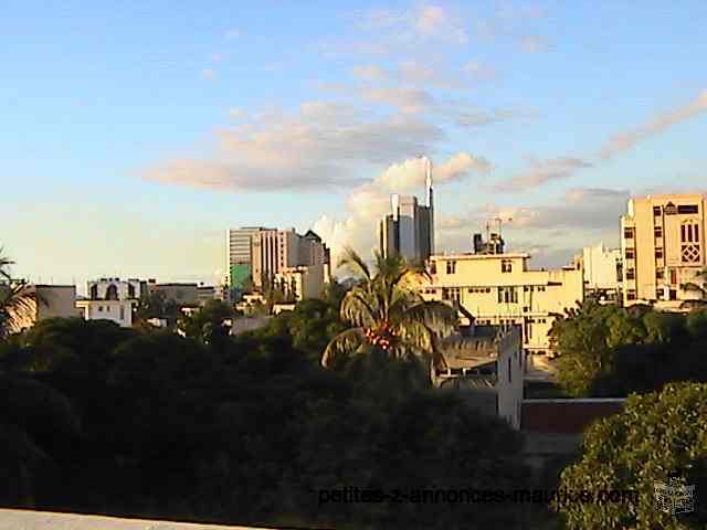 Appartement partagée de trois chambres à louer au centre de Port Louis,