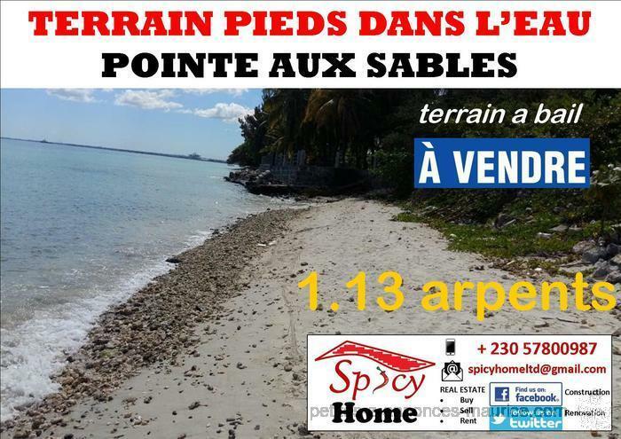 Terrain Pied dans L'eau a Vendre Pointe aux Sables