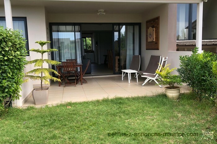 ACCES MER ET GOLF - REVENTE JOLI APPARTEMENT ENTRE MER ET GOLF A AZURI VILLAGE - ILE MAURICE