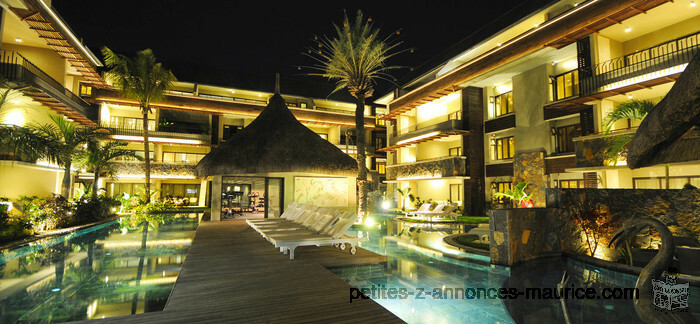 CADRE TROPICALE ! BELLE REVENTE APPARTEMENT VUE PISCINE AU DOMAINE DES ALIZEES A GRAND BAIE