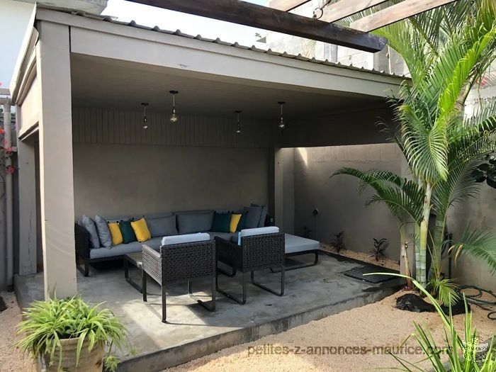 BEAUTIFUL CONTEMPORARY 160 SQM VILLA ON RESALE IN THE HEART OF PEREYBERE – MAURITIUS