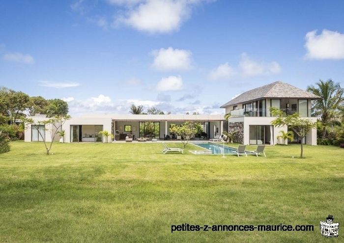 SUBLIME RESALE VILLA ON A BEAUTIFUL GOLF IN A FAMOUS BEACHFRONT DOMAIN ANAHITA RESORT