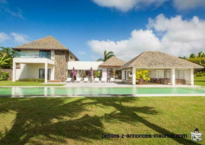 REVENTE PRESTIGIEUSE VILLA AVEC VUE SUR GOLF, LAGON ET ILE AUX CERFS A ANAHITA RESORT