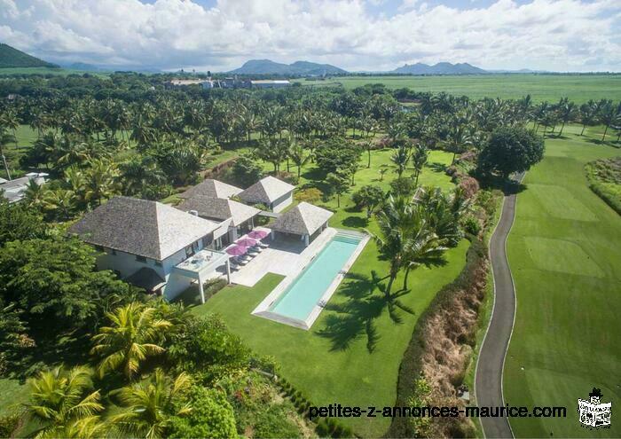 REVENTE PRESTIGIEUSE VILLA AVEC VUE SUR GOLF, LAGON ET ILE AUX CERFS A ANAHITA RESORT