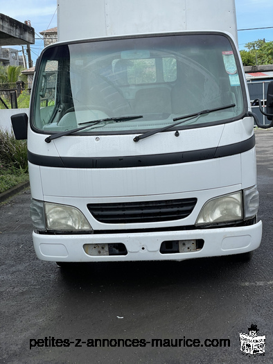 Toyota Dyna année 01 2.5 ton