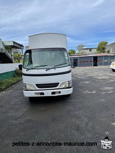 Toyota Dyna année 01 2.5 ton