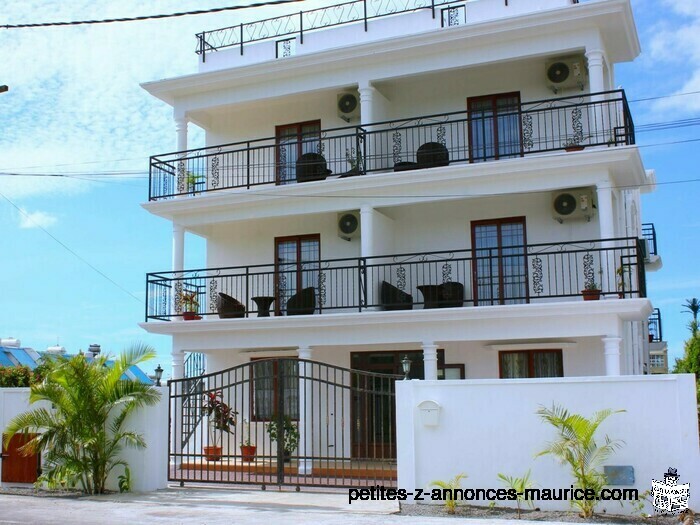 A LOUE CHAMBRE A GRAND BAIE A PIED PLAGE