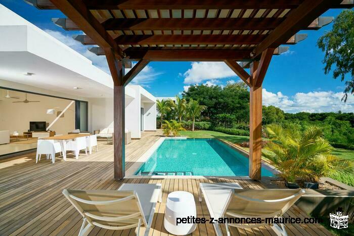 SUBLIME VILLA MODERNE VUE MER A 2 PAS DE LA MER & GOLF A AZURI – ILE MAURICE