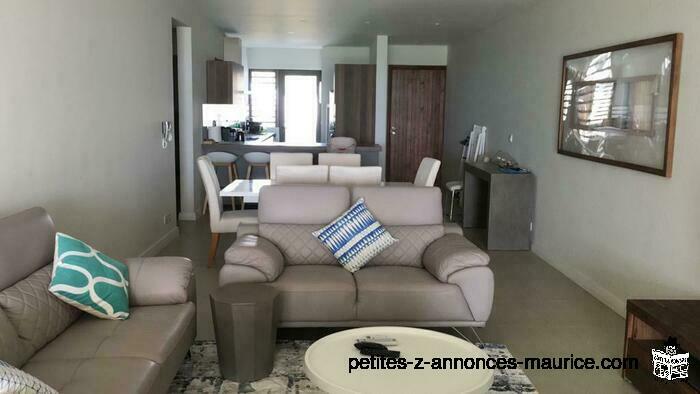 PIEDS DANS L’EAU ! BEL APPARTEMENT VUE MER SUR LA COTE EST – ILE MAURICE