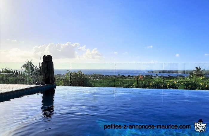 SPLENDIDE VUE MER ! LUXUEUSE VILLA SUR FLANC DE MONTAGNE A TAMARIN – ILE MAURICE