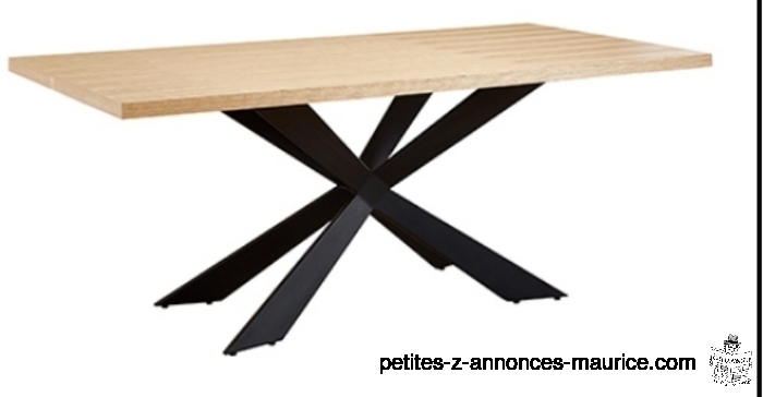 Table extérieure neuve