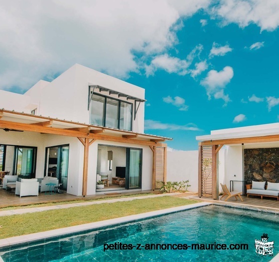 SEAVIEW PENTHOUSE WITH PRIVATE ROOFTOP IN PEREYBERE - MAURITIUS