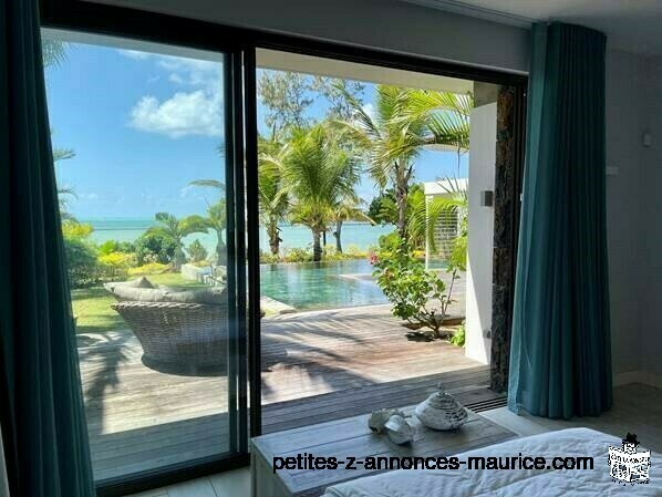 BELLE VILLA PIEDS DANS L’EAU ENTRE GOLF & LAGON DANS LE NORD-EST – ILE MAURICE