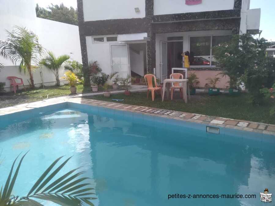 location d'un campement de 3 chambres climatisees avec ,piscine privee,wifi, pour 1-8 personnes