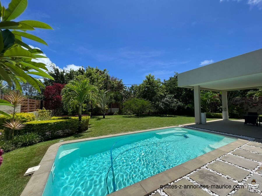 BELLE VILLA SUR UN GRAND TERRAIN PROCHE GRAND-BAIE - ILE MAURICE