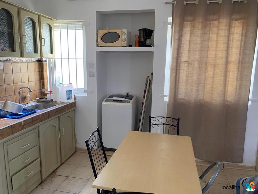 Vente urgente -Studio entièrement meublé à vendre a La Salette, La Mare Ronde, Grand-Baie