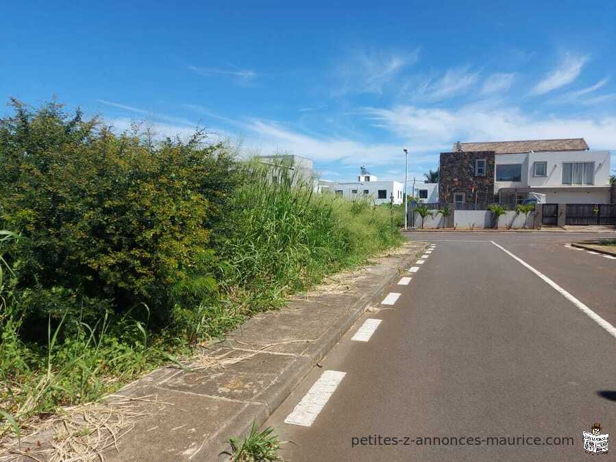 A VENDRE A FLIC EN FLAC - TERRAIN RESIDENTIEL - MORC. RUISSEAU PALMYRE