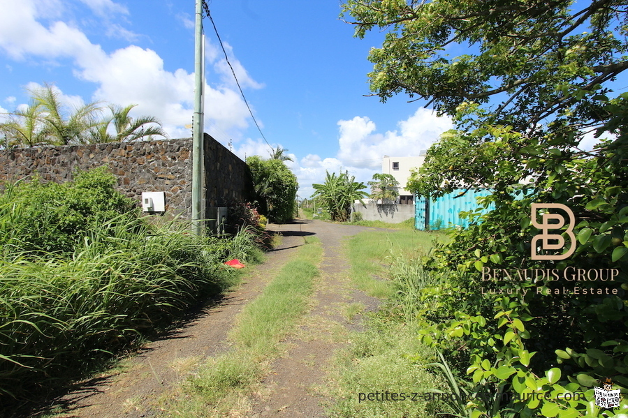 À VENDRE, ILE MAURICE, THE VALE, TERRAIN PLAT ET CONSTRUCTIBLE, POUR PROJET PDS, 6204 M2.