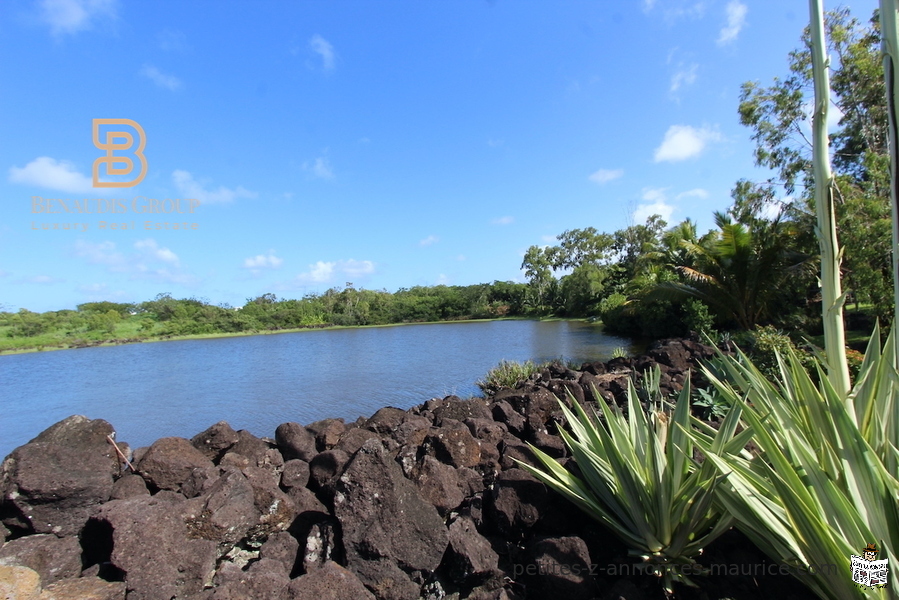 À VENDRE, ILE MAURICE, PEREYBERE, SUR LE CHEMIN 20 PIEDS, TERRAIN PLAT ET CONSTRUCTIBLE DE 1027 M2