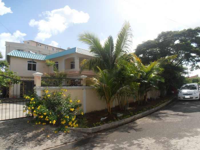 Villas a Mon Choisy Ile maurice avec 5 chambres a coucher avec piscine