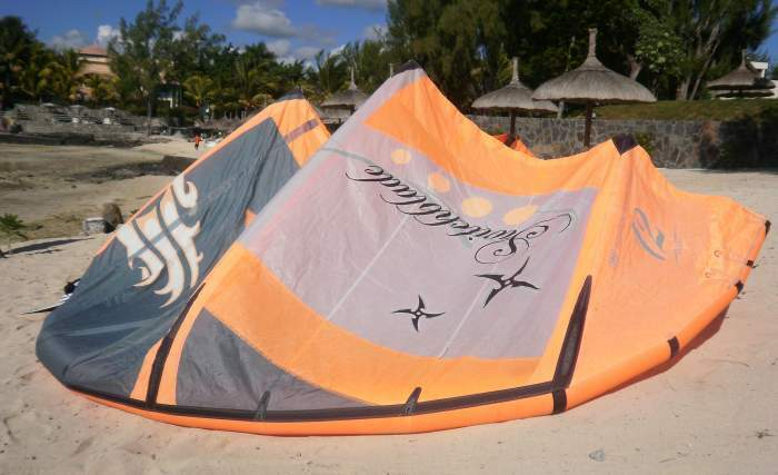 A VENDRE KITE CABRINHA SWITCHBLADE 12 M