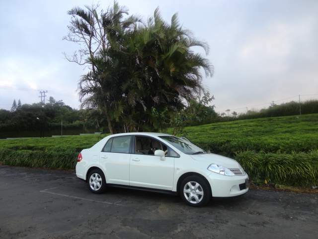 CAR FOR SALE NISSAN TIIDA WHITE