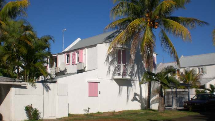 MAISON D’HOTES : LES BOUGAINVILLIERS N°12, Allée du verger. Route ROYALE,00230 GRAND BAIE, MAURICE