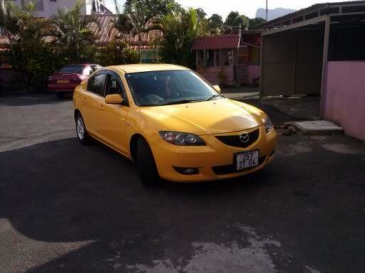 A vendre Mazda Axela annee 04