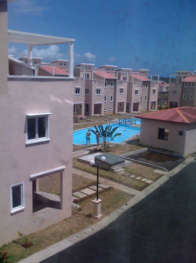 Triplex for rent in Grand gaube