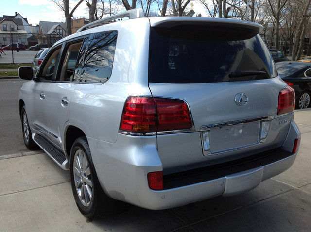 2011 Lexus LX 570 Used like New