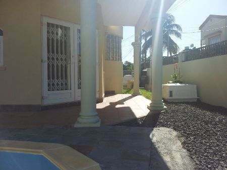 Pointe aux Canonniers - Rent - Pretty Villa of 4 rooms with 2 bedrooms