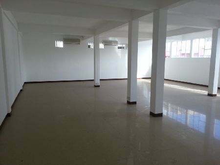 PORT LOUIS - CENTRE - A LOUER Bureau - VOLCY BULDING 2ème Etage : Open Space 137 m² ou (1475 p²)