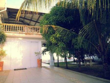 CALODYNE LOCATION MEUBLEE - BELLE VILLA STANDING F8, PISCINE ET JARDIN TROPICAL.