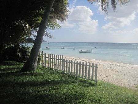 Trou aux Biches - LOCATION MEUBLEE- Villa pied dans l'eau