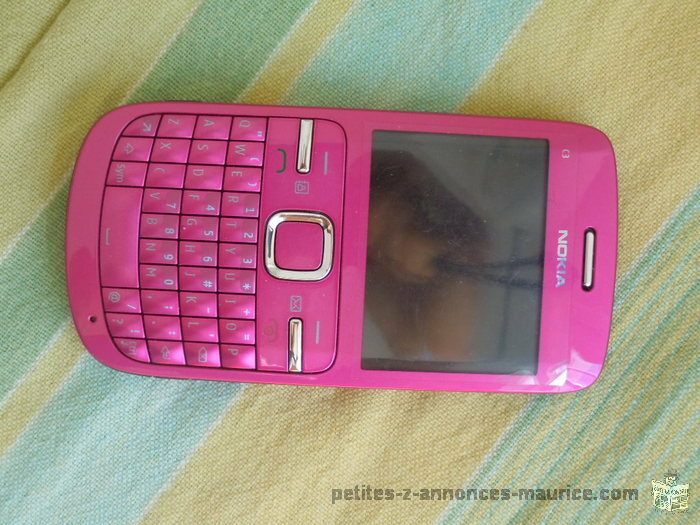 SUPER DEAL ! VENDS NOKIA NEUF AVEC TOUT L EQUIPEMENT