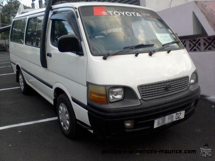 A Vendre Toyota Hiace An.02