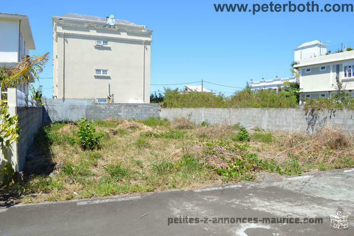 A VENDRE TERRAIN A GRAND BAIE