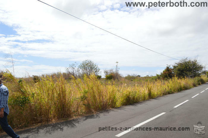 For sale land on the roadside of Petit Raffray.