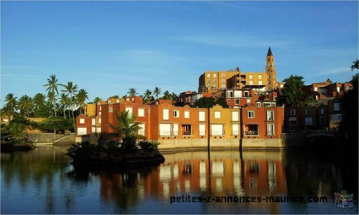 VILLA PIEDS DANS L'EAU