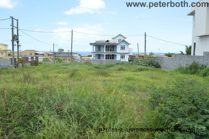 A VENDRE TERRAIN DANS LA RESIDENCE ST JACQUES A FLIC EN FLAC