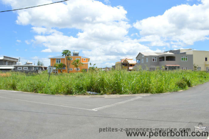 A VENDRE TERRAIN A ROCHE BRUNES