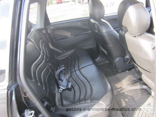 A vendre Mitsubishi Colt 1.5 ZT 05 (Sport).