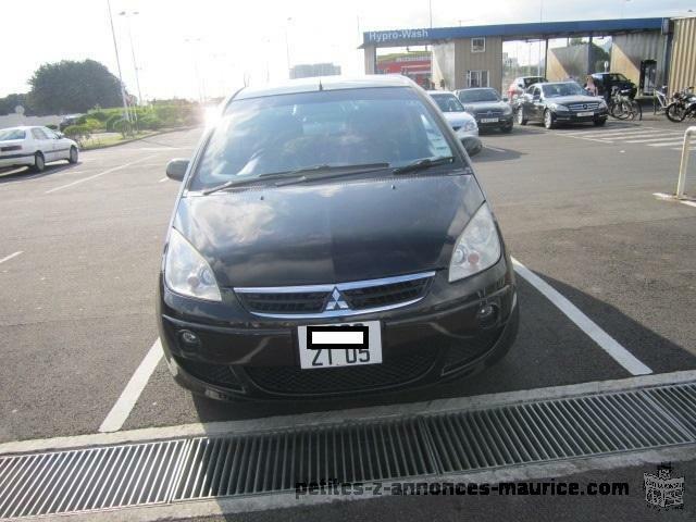 A vendre Mitsubishi Colt 1.5 ZT 05 (Sport).