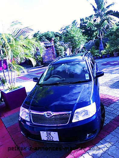 A VENDRE TOYOTA FIELDER 2004 ; Rs 397,000 à debattre.