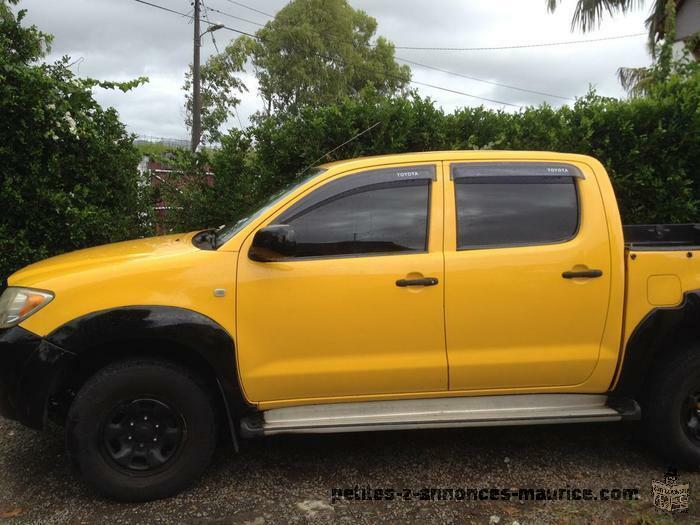 4X4 TOYOTA HILUX 3D 2006 tres bon etat