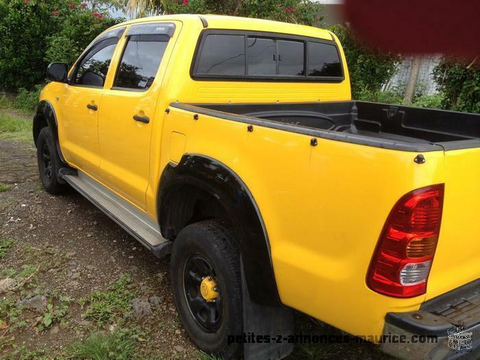 4X4 TOYOTA HILUX 3D 2006 tres bon etat