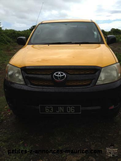 4X4 TOYOTA HILUX 3D 2006 tres bon etat