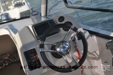 Mariner boat - 215 for sale